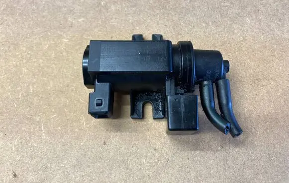 BMW 5 E60 E61 Turbo solenoid valve 70057903 7796634
