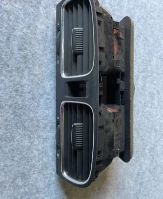 Volkswagen Golf VI Dash center air vent grill 5K0815735D 5K0815736D