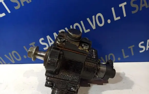 Saab 95 - 96 Mechanical fuel pump 7001495308 445010193