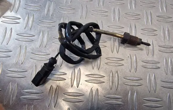 Skoda Superb B6 (3T) Exhaust gas temperature sensor 03L906088BD