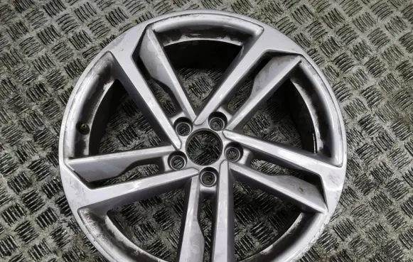 Audi A1 R17 alloy rim 82A601025K