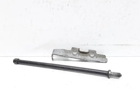 Volvo XC70 Battery bracket 