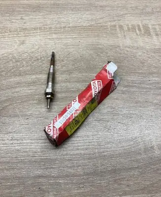 Toyota Land Cruiser (FJ60) Glow plug 1985054071