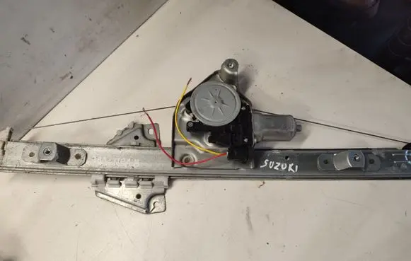 Suzuki Grand Vitara II Rear door window regulator motor