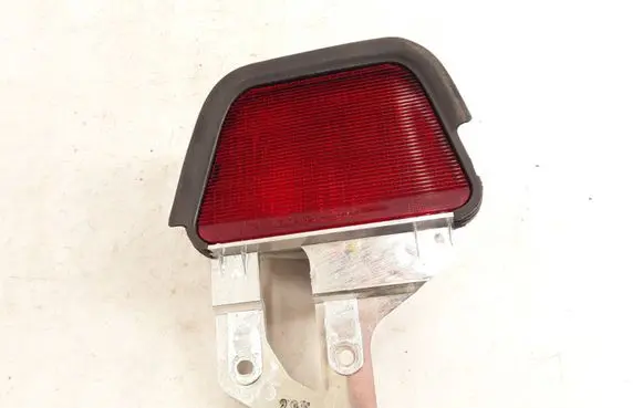 Toyota Avensis T250 Third/center stoplight E130892