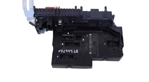 Mercedes-Benz E W212 Central body control module A2129015105 5D5011023