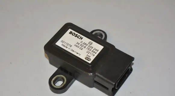 BMW 5 E39 ESP acceleration yaw rate sensor 6753694