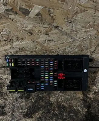 Land Rover Discovery 3 - LR3 Fuse module