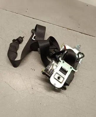 Mercedes-Benz E W212 Front seatbelt 05360127 010L0000 617112100