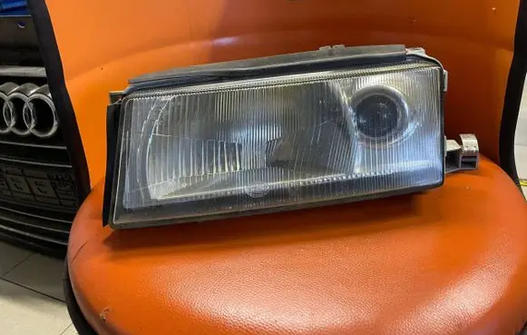 Skoda Octavia Mk1 (1U) Headlight/headlamp 24608500