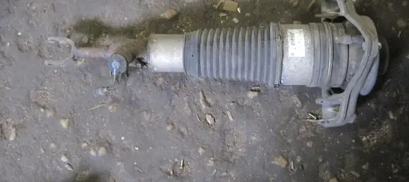 Audi A6 S6 C6 4F Front air suspension shock absorber 4F0616040P