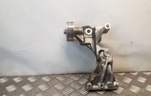 Dodge Nitro Generator/alternator bracket 90513137F