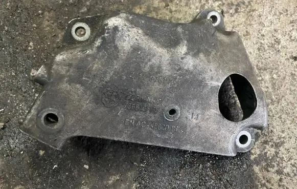 BMW 5 F10 F11 Engine mounting bracket 6781241 73681310 AC46000DF