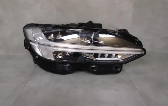 Volvo S90, V90 Headlight/headlamp 32228311 8991261 1905212854