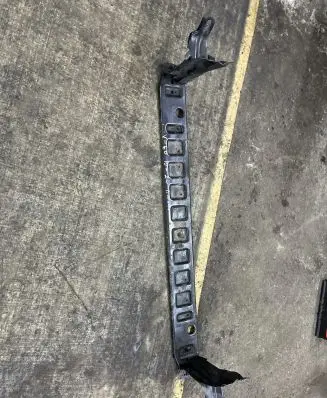 Volvo V60 Bottom radiator support slam panel 