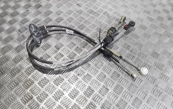 Ford Focus Gear shift cable linkage BV6R7E395GA
