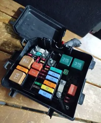 Citroen C4 III e-C4 Fuse box set 9824510780