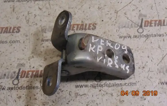 Toyota Corolla Verso AR10 Front door upper hinge