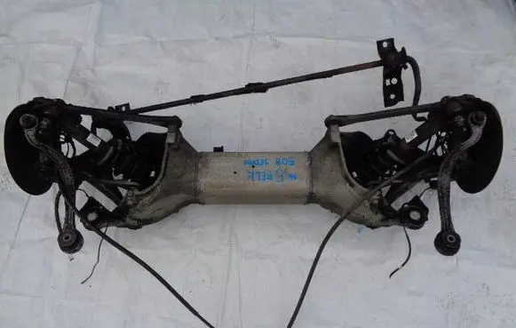 Peugeot 508 Rear axle beam with reductor 