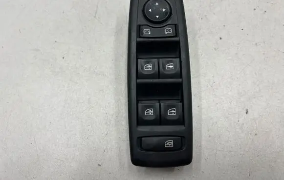 Renault Laguna III Electric window control switch 809610006R 001204H