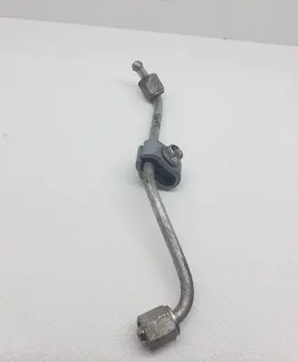 Toyota Avensis T270 Fuel injector supply line/pipe 