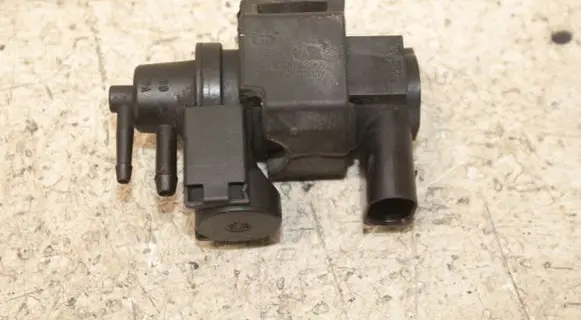 Audi A6 S6 C6 4F Turbo solenoid valve 059906628B