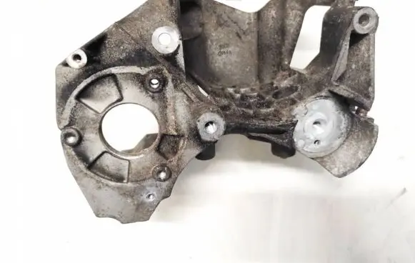 Opel Antara Engine mounting bracket