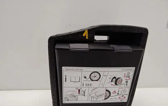 Audi Q7 4L Tire air pump compressor 7L0012617A 4L0012109