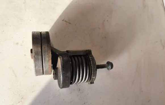 Skoda Fabia Mk1 (6Y) Generator/alternator belt tensioner