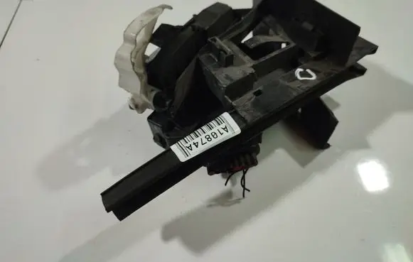 Ford Focus Front door lock 921764102