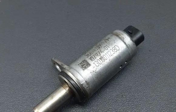 Audi A8 S8 D4 4H Camshaft vanos timing valve 06E103697H 10797401