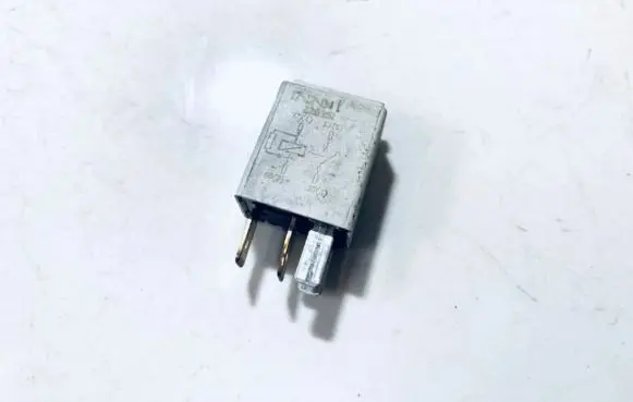 Volkswagen Golf V Other relay 1K0951253