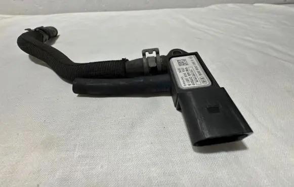 Audi A5 8T 8F Exhaust gas pressure sensor 059906051A 140728T2352E 0281006006