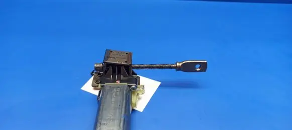 Mercedes-Benz S W221 Seat adjustment motor 907391100 0390203254 904540103