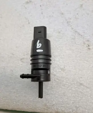 Honda Civic Windscreen/windshield washer pump 3043126