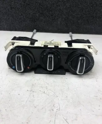 Audi A1 Climate control unit 8XA820045A