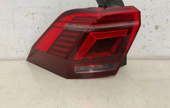 Volkswagen Tiguan Rear/tail lights 5NA945207J