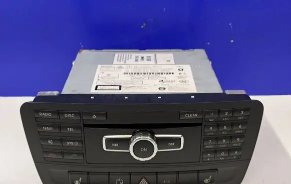 Radio/CD/DVD/GPS head unit