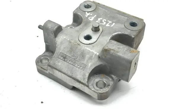 KIA Niro Engine mounting bracket 8DA7