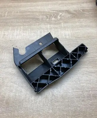 Mercedes-Benz E W212 Radiator mount bracket A2128850236