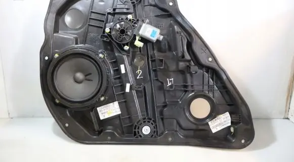 KIA Ceed Rear window lifting mechanism without motor