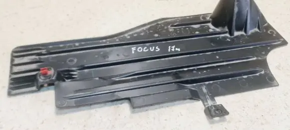 Rear underbody cover/under tray