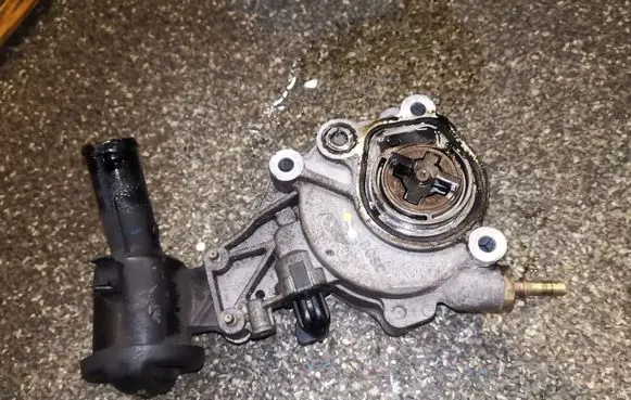 Peugeot 4007 Vacuum pump 9683218880