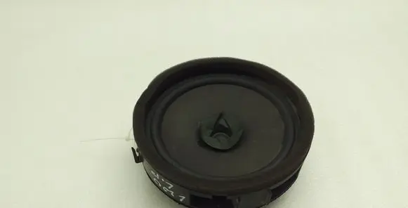 Mitsubishi L200 Front door speaker 8720A017