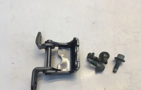 Rear door upper hinge