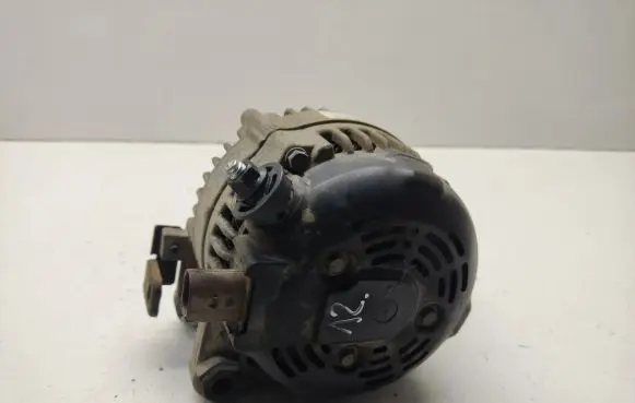 Hyundai Tucson TL Generator/alternator 373002A700