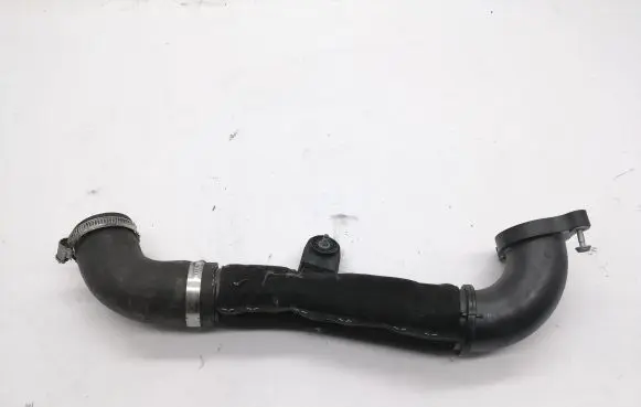 Audi Q5 SQ5 Intercooler hose/pipe 04L145828B
