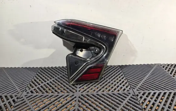 Toyota C-HR I Tailgate rear/tail lights 16042018 81580F4021