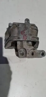 Engine mount bracket