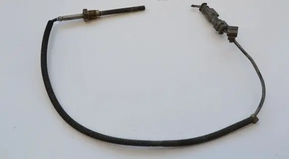 Volkswagen Scirocco Oil temperature sensor A0071539528